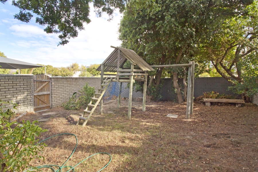 4 Bedroom Property for Sale in Sunnydale Western Cape